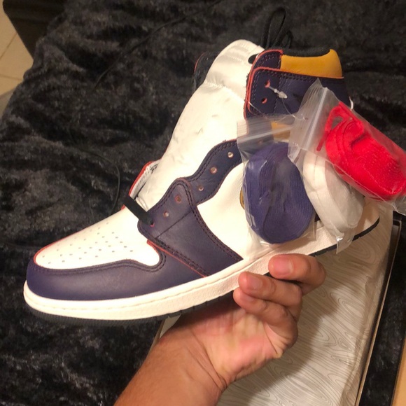 jordan 1 sb lakers canada